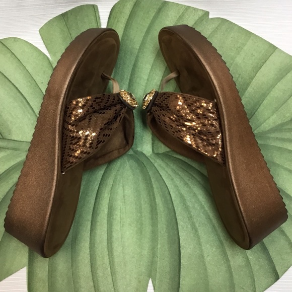 Bronze Thongs with Bling. Italian Shoemakers - Picture 5 of 8